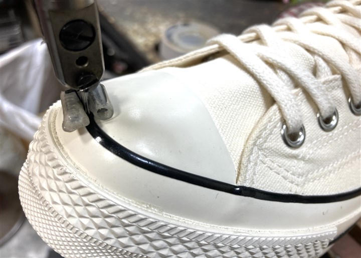 コンバースのソール剥がれ防止のミシンステッチ修理、2