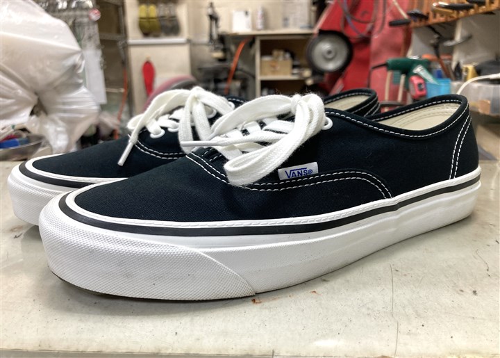 VANSのスニーカーの剥がれ防止ミシンステッチ修理、8