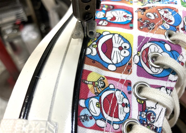ドラえもんコラボのコンバースのソール側面ステッチ修理、4