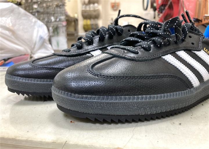 �A�f�B�_�X�̃X�j�[�J�[�̒���V���[�N�\�[���ŕ⋭�C���A2