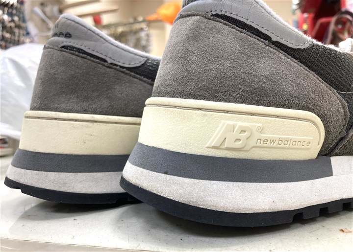 �j���[�o�����X�̃X�j�[�J�[�̃\�[���\�ւ��C���A3