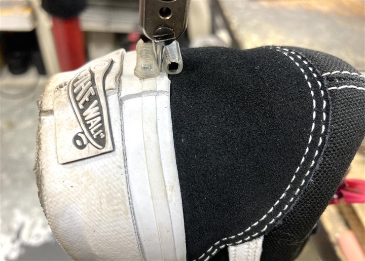 VANS�̃X�j�[�J�[�̃\�[�����ʂ̔�����h�~�X�e�b�`�C���A4