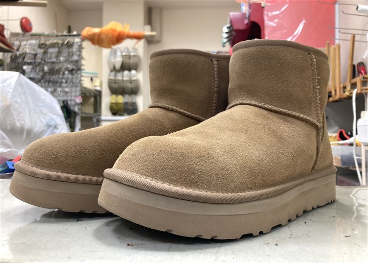 UGG�̌���u�[�c�̌���J�b�g�C���A4