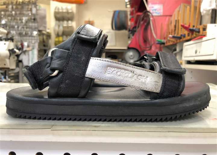 �T���_���̒���V���[�N�\�[���ɓ\��ւ��܂��A4