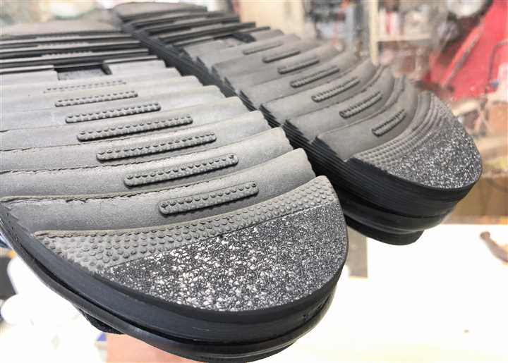 �h�N�^�[�}�[�`���̃T���_���̂ܐ�C���A1