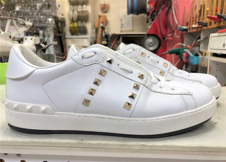 VALENTINO�̃X�j�[�J�[�\�[���⋭�A4