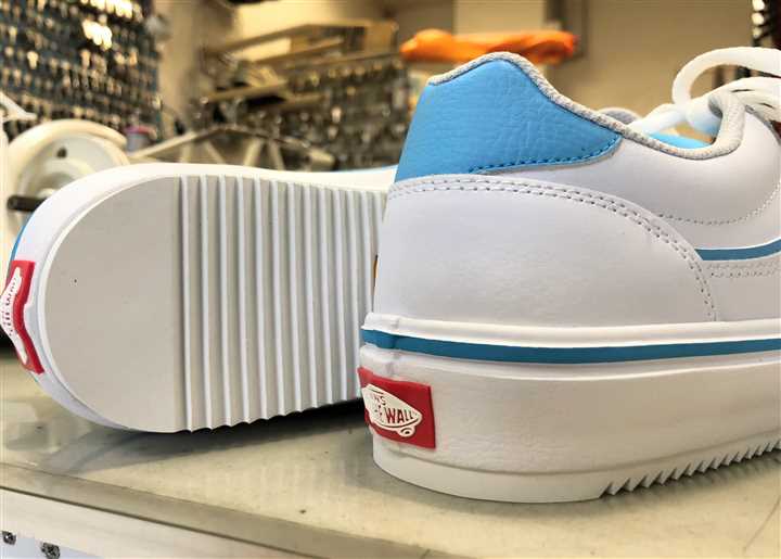 VANSの底をシャークソールで補強、3