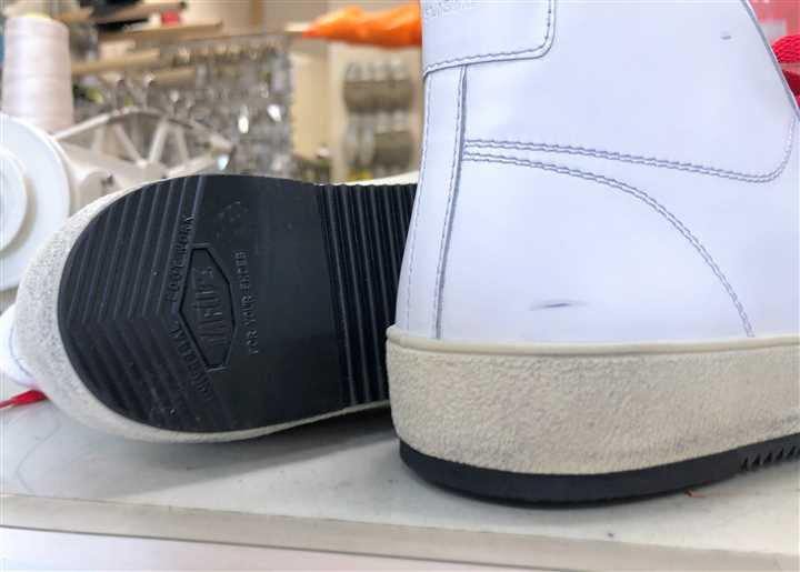 サンローランのスニーカーソール補強、3