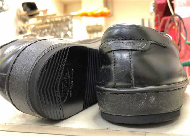 サンローランのソールを補強、3