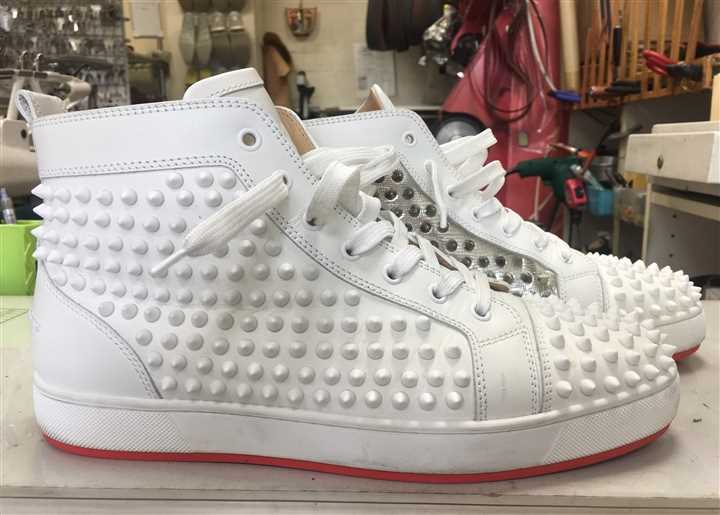 ルブタンのスニーカーはソールを保護して履きましょう、6