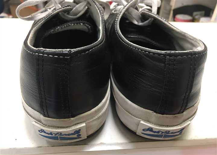 コンバースのカカト破れを革で修理します、2