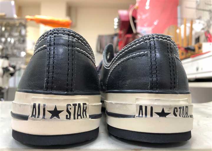 カカトの減りすぎたコンバースの修理、1