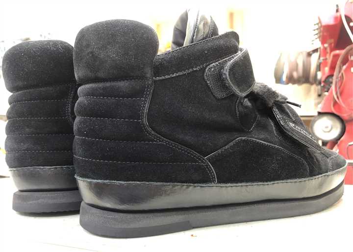 ���C�E���B�g���̃X�j�[�J�[�I�[���\�[�������C���A3