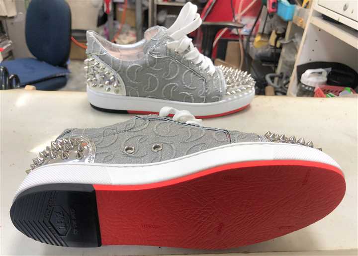 ルブタンのソール補強修理、1