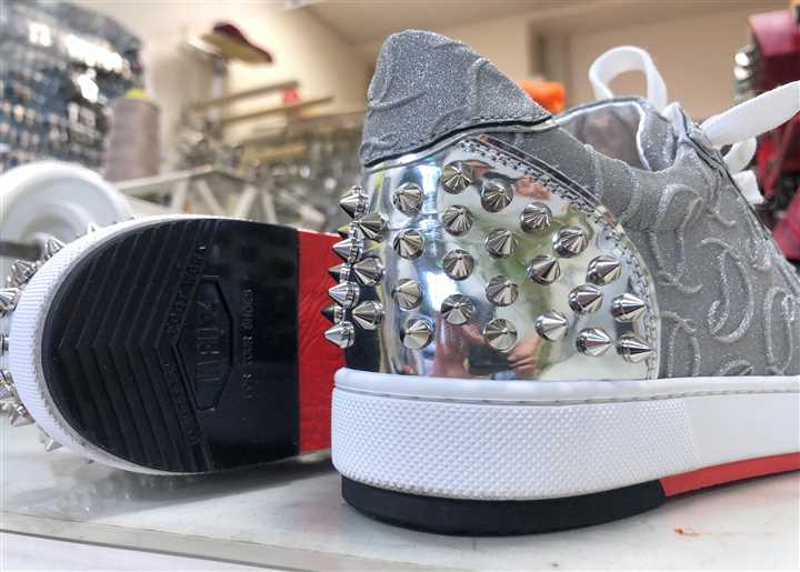 ルブタンのソール補強修理、3