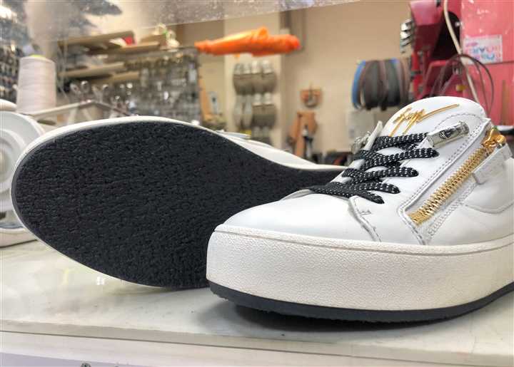 ザオッティのサンダルのソール補強、2