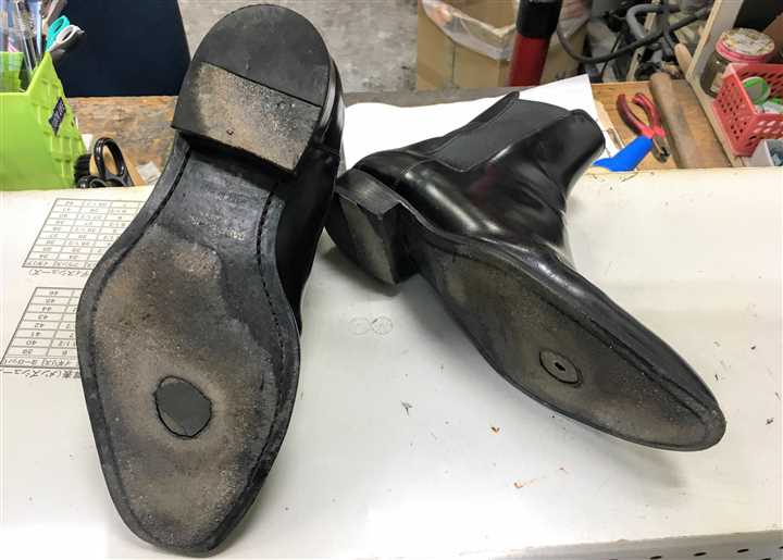 �T�����[�����̃u�[�c�̒�C���A1