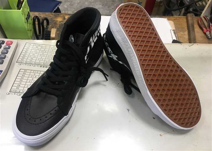 メタリカのVANSの修理、2