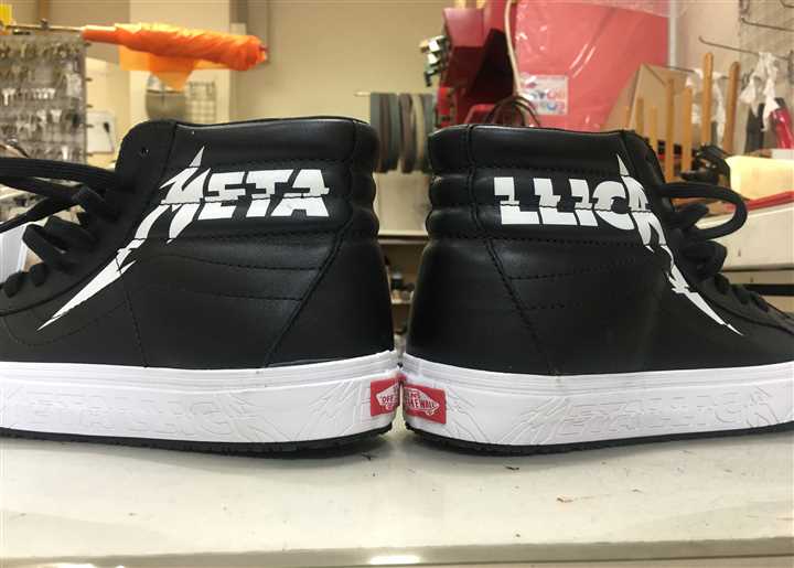 メタリカのVANSの修理、3