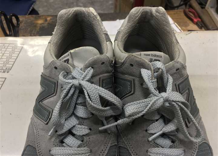 �j���[�o�����X1400�̍�����v���v�œ\�ւ��A3