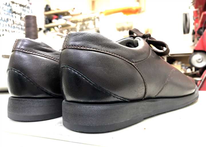 �~���E�~���E�̃X�j�[�J�[�̃I�[���\�[�������A3