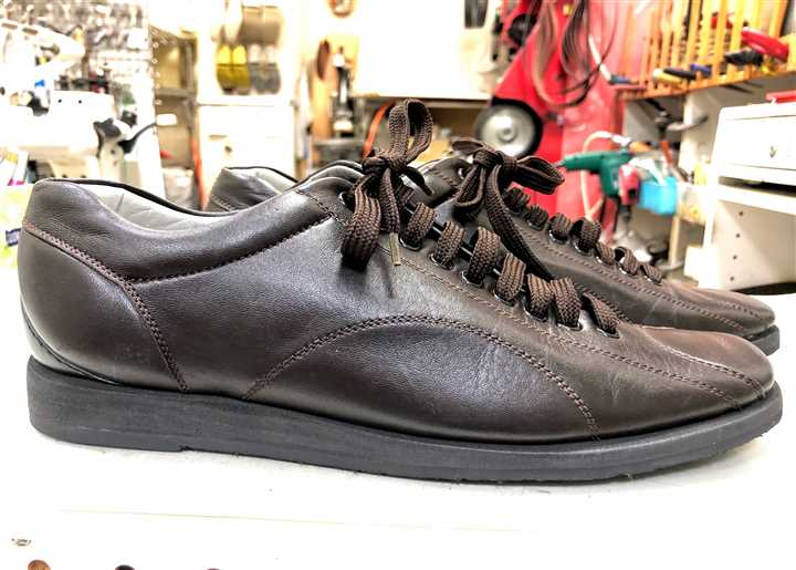 �~���E�~���E�̃X�j�[�J�[�̃I�[���\�[�������A4