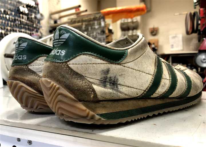 adidas�J���g���[�̃\�[���\�ւ��C���A3