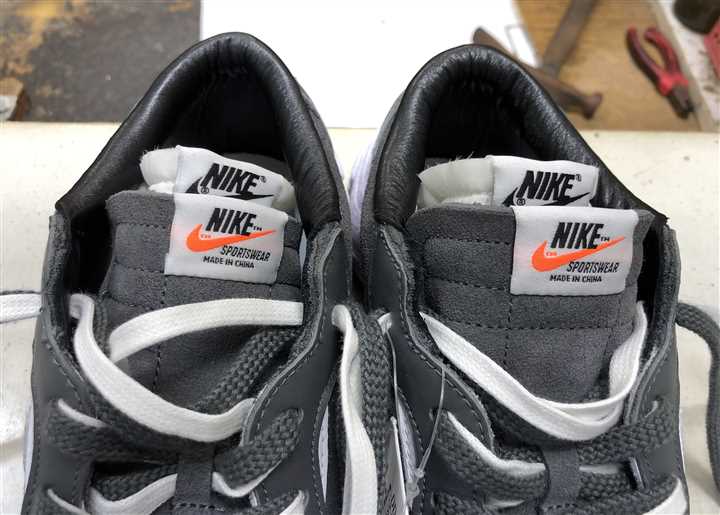 NIKE×sacaiのスニーカーのカカト修理、1