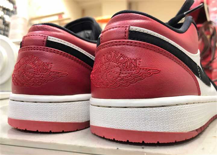 ヒールチップでナイキのカカトを修理、3