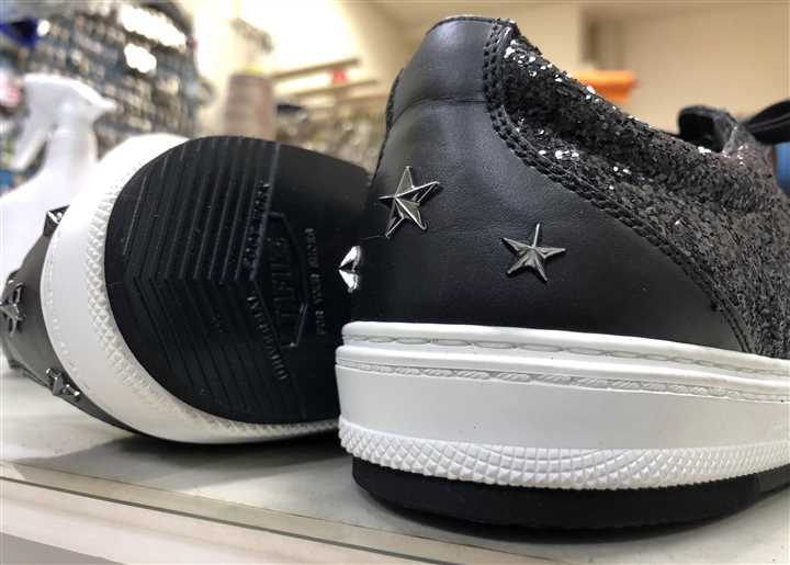 �W�~�[�E�`���E�̃X�j�[�J�[�\�[���⋭�A3